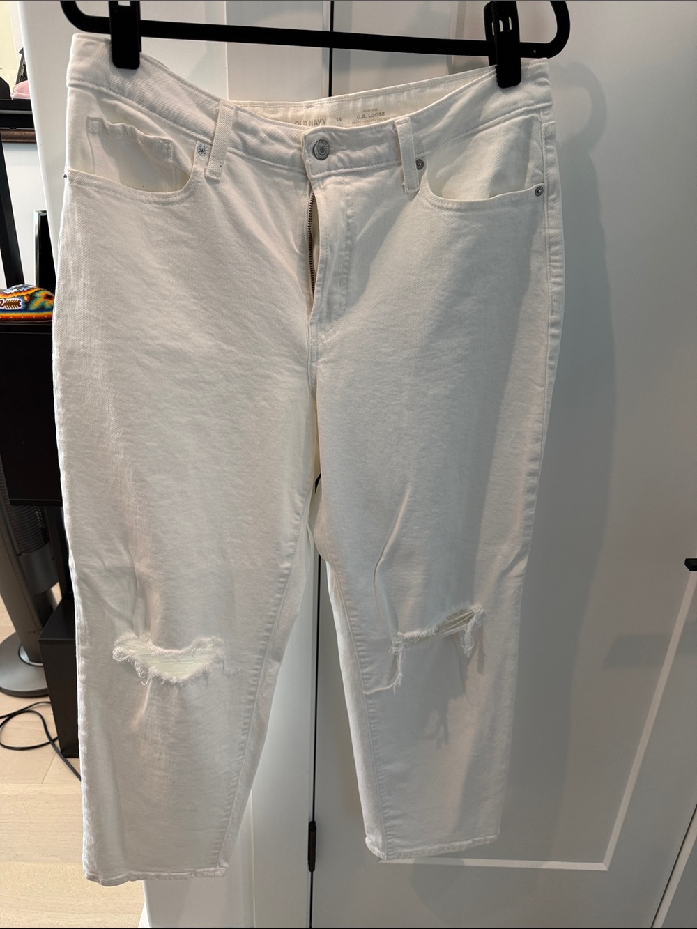 Old Navy White Ankle Crop Distressed Jeans